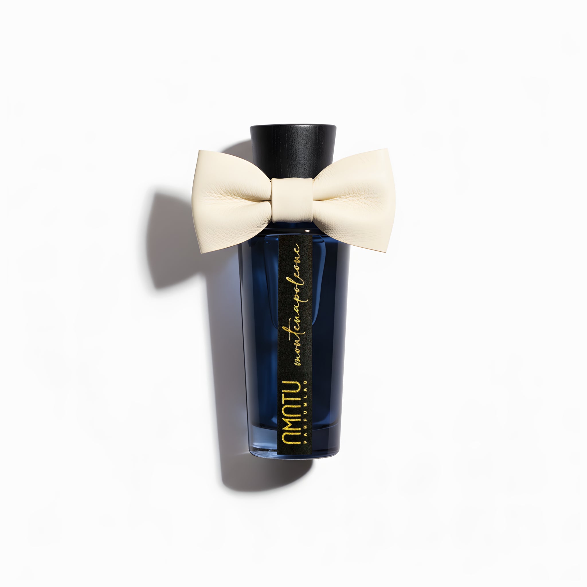 Diffusore Amatu Florentia su sfondo neutro con pappillon color creama